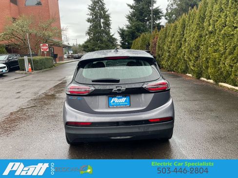 Used 2022 Chevrolet Bolt LT w/ Infotainment Package image 8