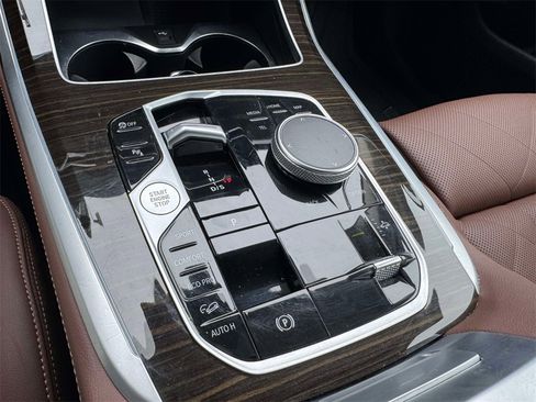 Certified 2023 BMW X7 xDrive40i w/ Premium Package image 15