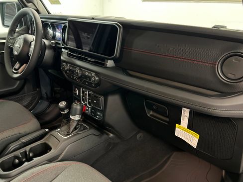 New 2026 Jeep Wrangler Unlimited Rubicon image 24