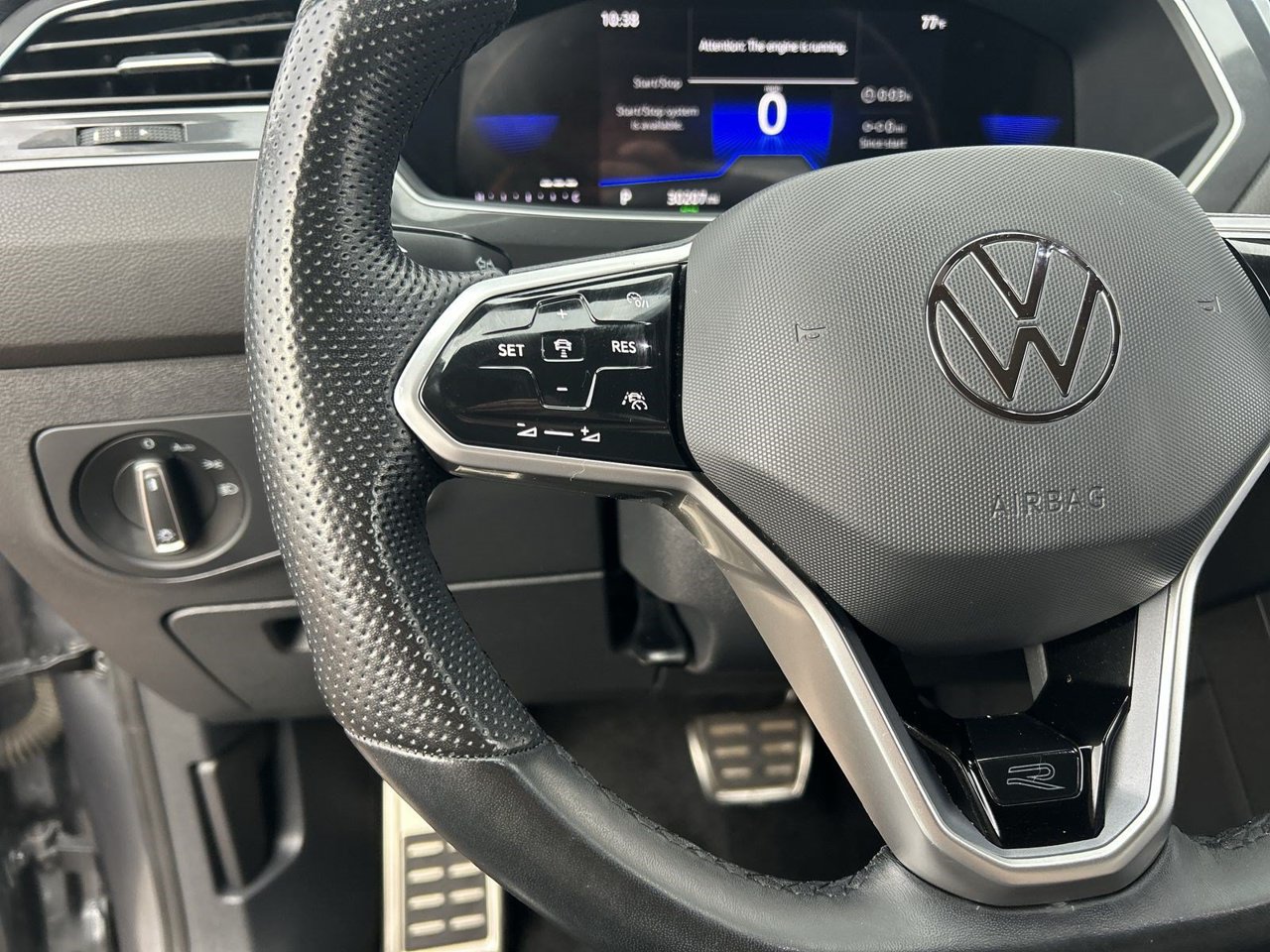 Used 2024 Volkswagen Tiguan SE R-Line FWD image 21