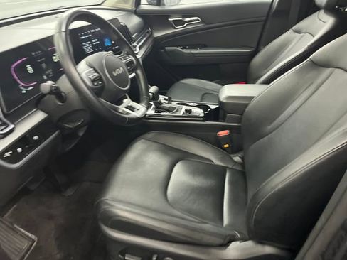 Certified 2023 Kia Sportage EX image 9