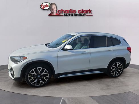Used 2022 BMW X1 xDrive28i w/ Convenience Package AWD/4WD image 2