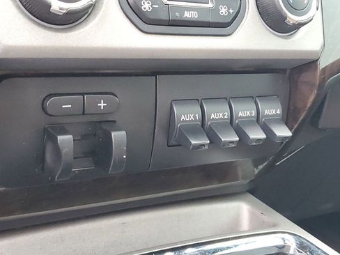 Used 2015 Ford F350 Platinum w/ FX4 Off-Road Package AWD/4WD image 26