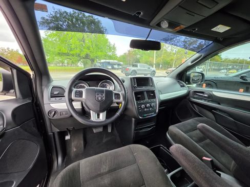 Used 2015 Dodge Grand Caravan SE w/ Quick Order Package 29E SE FWD image 14