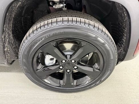 New 2025 Jeep Grand Cherokee L Limited w/ Luxury Tech Group II image 4