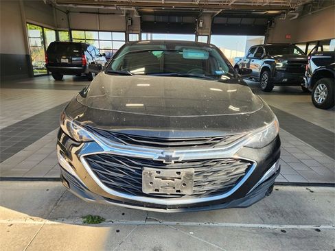 Used 2022 Chevrolet Malibu RS FWD image 2