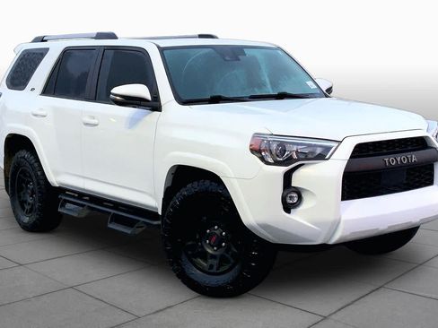 Used 2024 Toyota 4Runner SR5 Premium w/ Moonroof Package RWD image 3