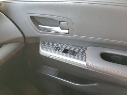 Used 2024 Toyota Sienna XSE w/ XSE Plus Package FWD image 29