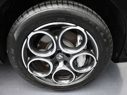 Used 2025 Alfa Romeo Tonale AWD/4WD image 9