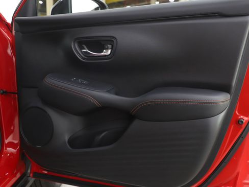 Used 2025 Honda HR-V Sport image 9