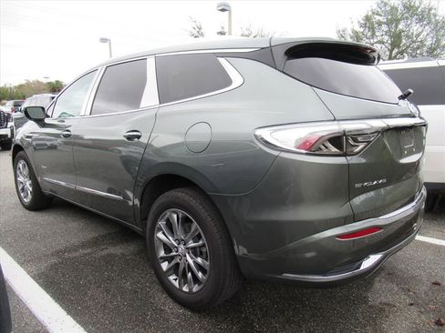 Used 2023 Buick Enclave Avenir image 3