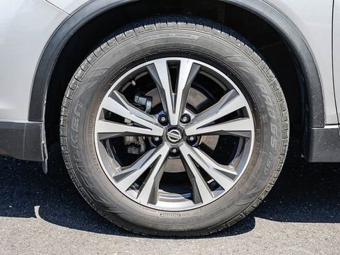Used 2018 Nissan Rogue SL FWD image 11