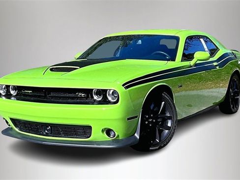 Used 2023 Dodge Challenger R/T w/ Plus Package image 2