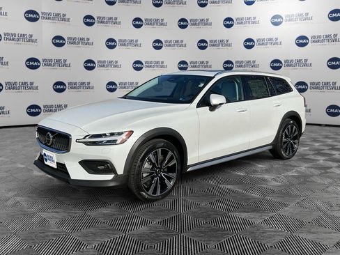 New 2026 Volvo V60 B5 Cross Country Ultra w/ Protection Package Premier image 1
