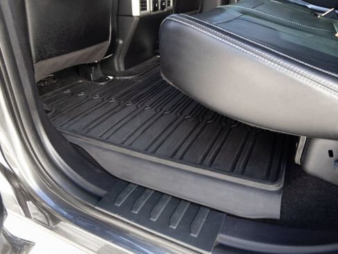 Used 2018 Ford F150 Lariat w/ Equipment Group 502A Luxury AWD/4WD image 21