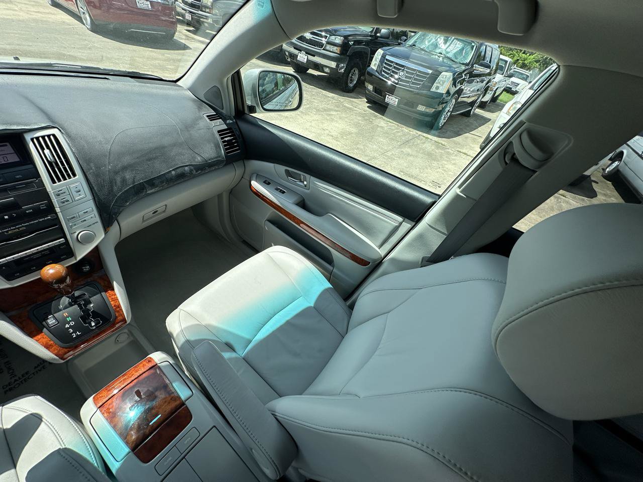 Used 2005 Lexus RX 330 w/ Premium Pkg FWD image 38