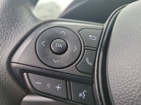 Used 2025 Toyota RAV4 XLE image 23