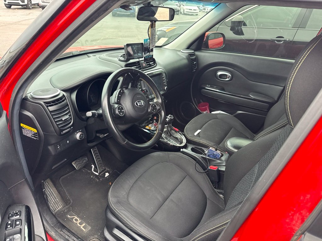 Used 2015 Kia Soul + w/ Audio Package FWD image 4