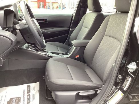 Used 2025 Toyota Corolla LE image 10