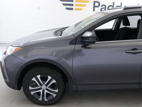 Used 2018 Toyota RAV4 LE image 4