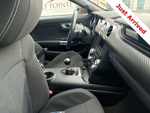 Used 2018 Ford Mustang Coupe RWD image 15