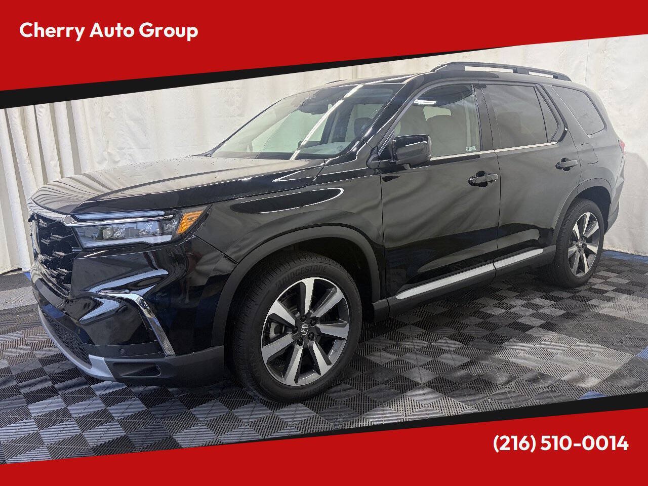 Used 2025 Honda Pilot Elite image 1