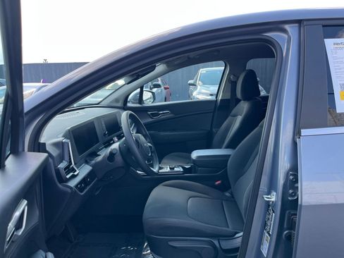 Used 2025 Kia Sportage LX FWD image 26