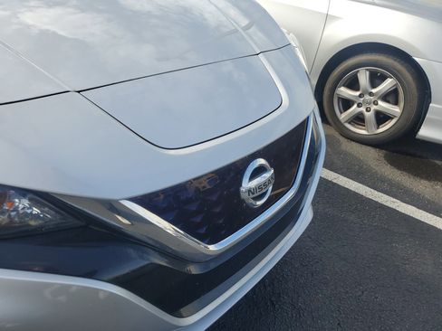 Used 2019 Nissan Leaf SV Plus w/ SV Plus Technology Package image 4