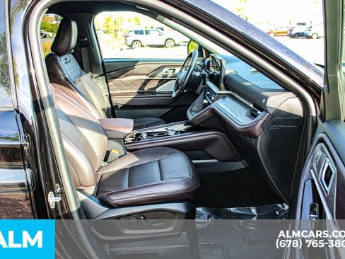 Used 2025 Ford Explorer Platinum w/ LUX Leather Package AWD/4WD image 17