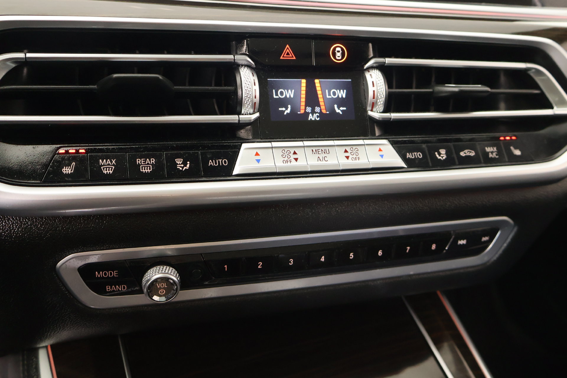 Used 2019 BMW X5 xDrive40i w/ M Sport Package AWD/4WD image 8