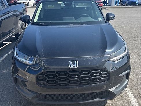 Used 2023 Honda HR-V LX image 2
