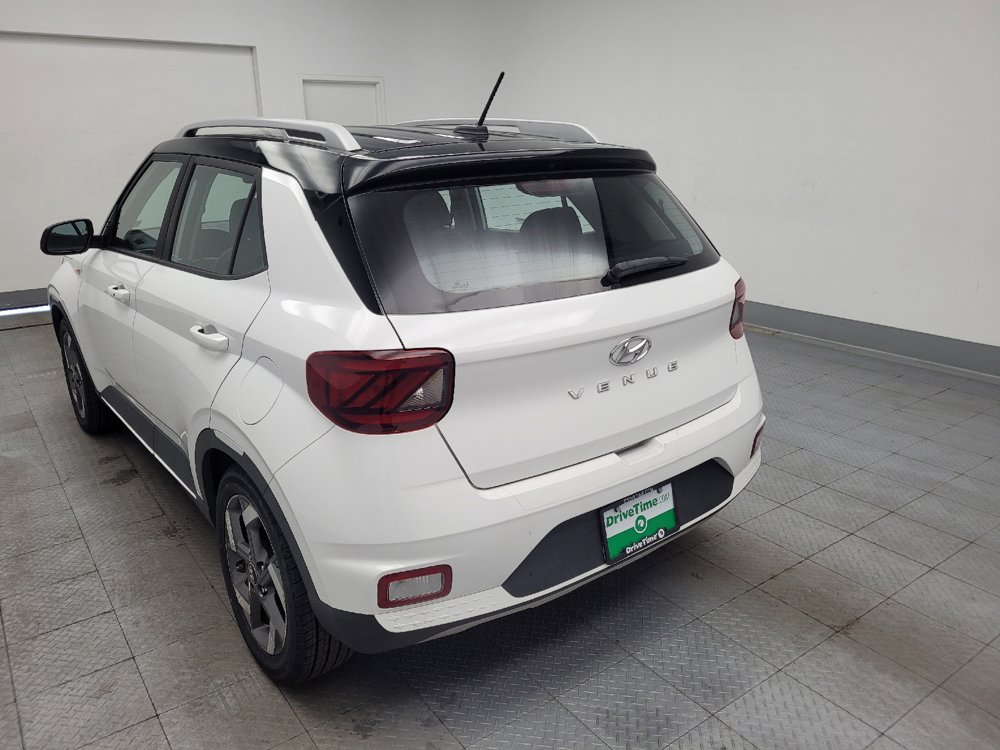 Used 2023 Hyundai Venue Limited FWD image 6
