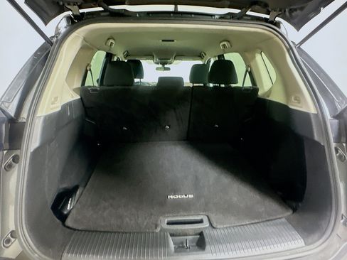 Used 2023 Nissan Rogue S image 27