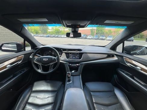 Used 2018 Cadillac XT5 Platinum w/ Driver Assist Package AWD/4WD image 18