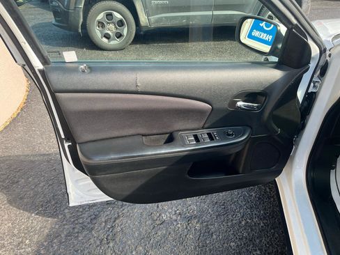 Used 2013 Chrysler 200 Touring w/ S Exterior Appearance Pkg FWD image 24