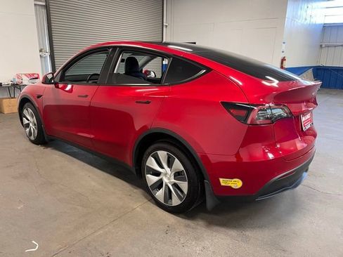 Used 2022 Tesla Model Y Long Range image 5