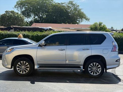 Used 2018 Lexus GX 460 Premium w/ Premium Package AWD/4WD image 6