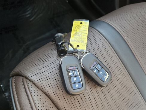 Used 2024 Honda Pilot Elite image 20