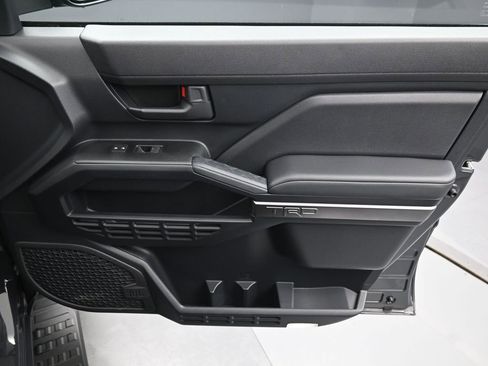 Certified 2025 Toyota 4Runner TRD Off-Road Premium image 42