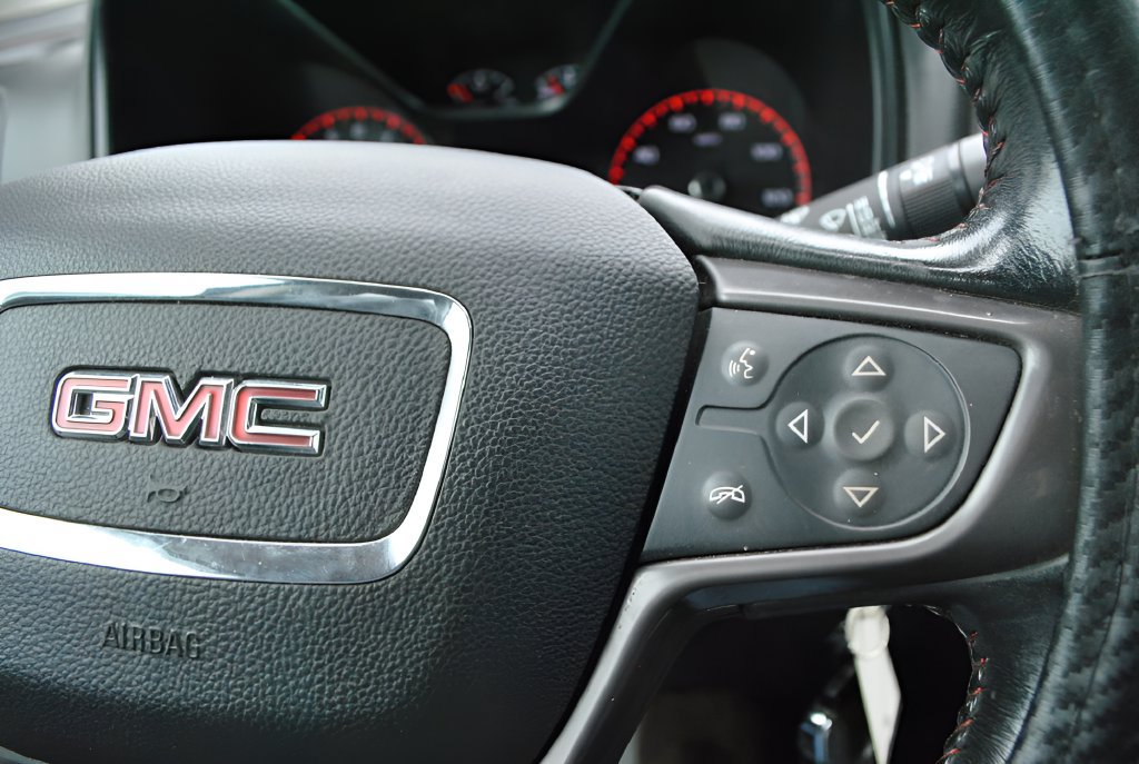 Used 2016 GMC Canyon SLE w/ All Terrain Package AWD/4WD image 17
