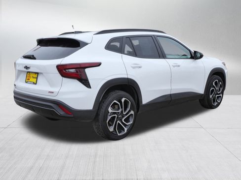 Used 2024 Chevrolet Trax RS w/ Sunroof Package image 7