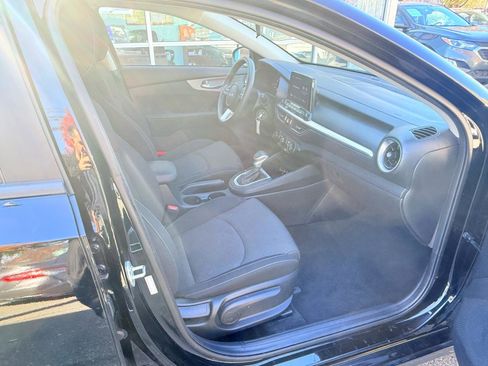 Used 2023 Kia Forte LXS FWD image 33