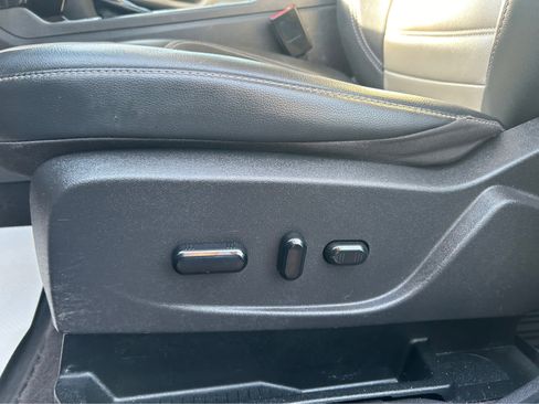 Used 2019 Ford Escape SEL image 12