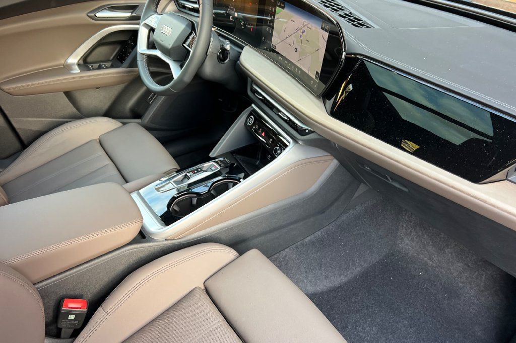 Certified 2025 Audi Q5 Premium Plus AWD/4WD image 18