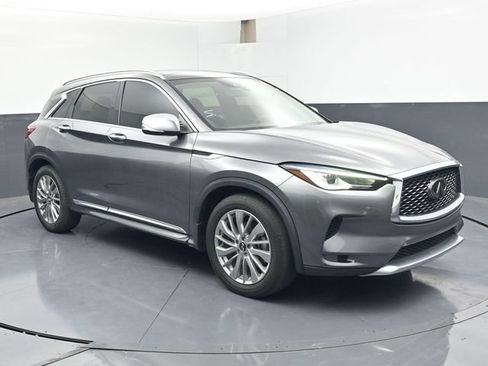 Used 2023 INFINITI QX50 Luxe w/ Accent Package FWD image 2