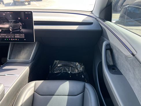 Used 2026 Tesla Model Y Long Range AWD/4WD image 16