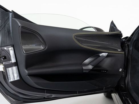 Used 2022 Ferrari SF90 Spider AWD/4WD image 32