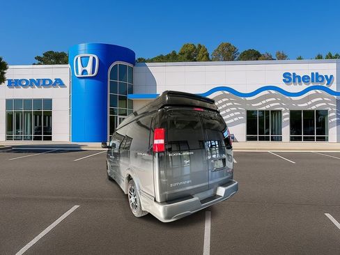 Used 2024 GMC Savana 2500 w/ Driver Convenience Package image 6