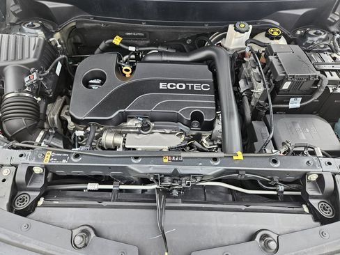 Used 2020 Chevrolet Equinox LS w/ LS Convenience Package FWD image 30