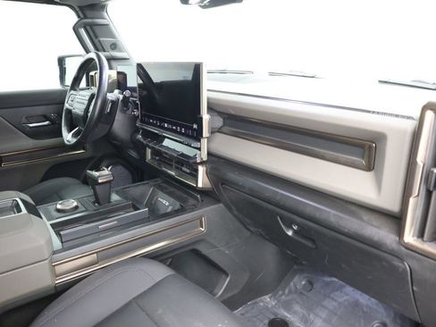 Used 2024 GMC Hummer EV 2X w/ LPO, Illumination Package image 21